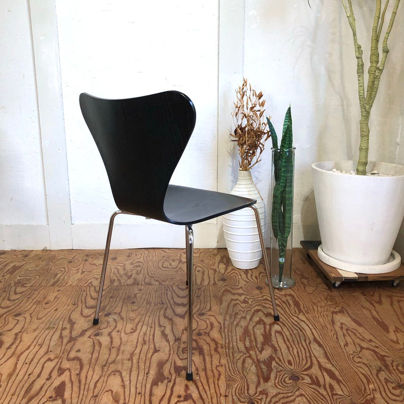 フリッツ・ハンセン / FRITZ HANSEN セブンチェア 【2】 ブラック アルネ・ヤコブセン 中古