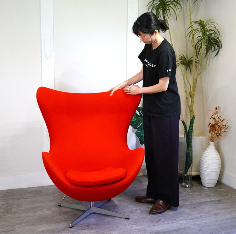 フリッツハンセン / FRITZ HANSEN エッグチェア / EGG アルネ・ヤコブセン レッド ファブリック 北欧 デンマーク 中古