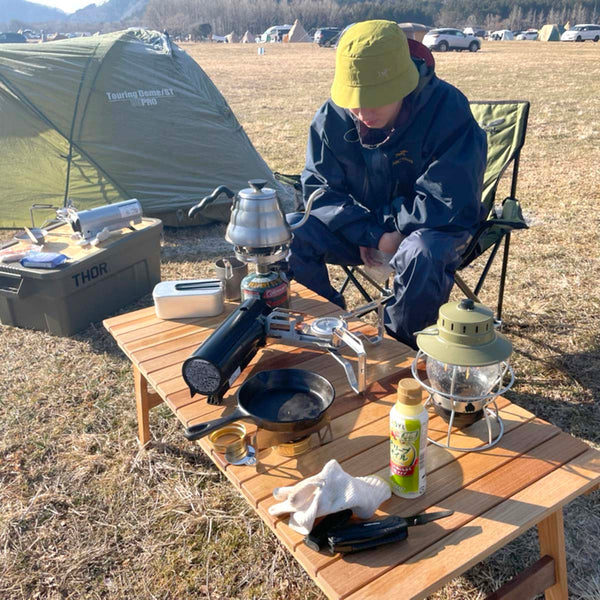 リバイブモブラープロジェクト 総無垢材 不要になった古い家具の木材から作った 折り畳めるテーブル  アウトドアテーブル 地球環境にいちばん優しい家具 SDGs