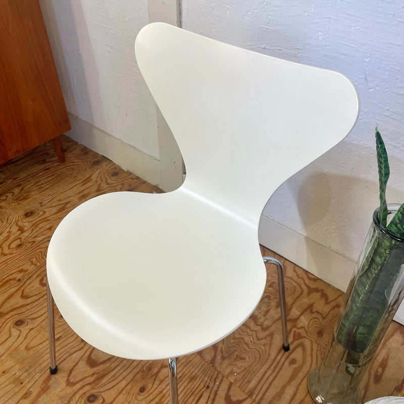 フリッツ・ハンセン / FRITZ HANSEN セブンチェア ホワイト ラッカー【3】 アルネ・ヤコブセン 中古