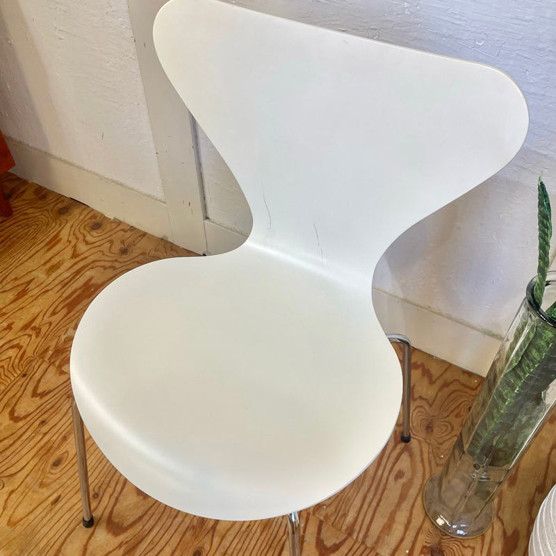 フリッツ・ハンセン / FRITZ HANSEN セブンチェア ホワイト ラッカー【4】 アルネ・ヤコブセン 中古