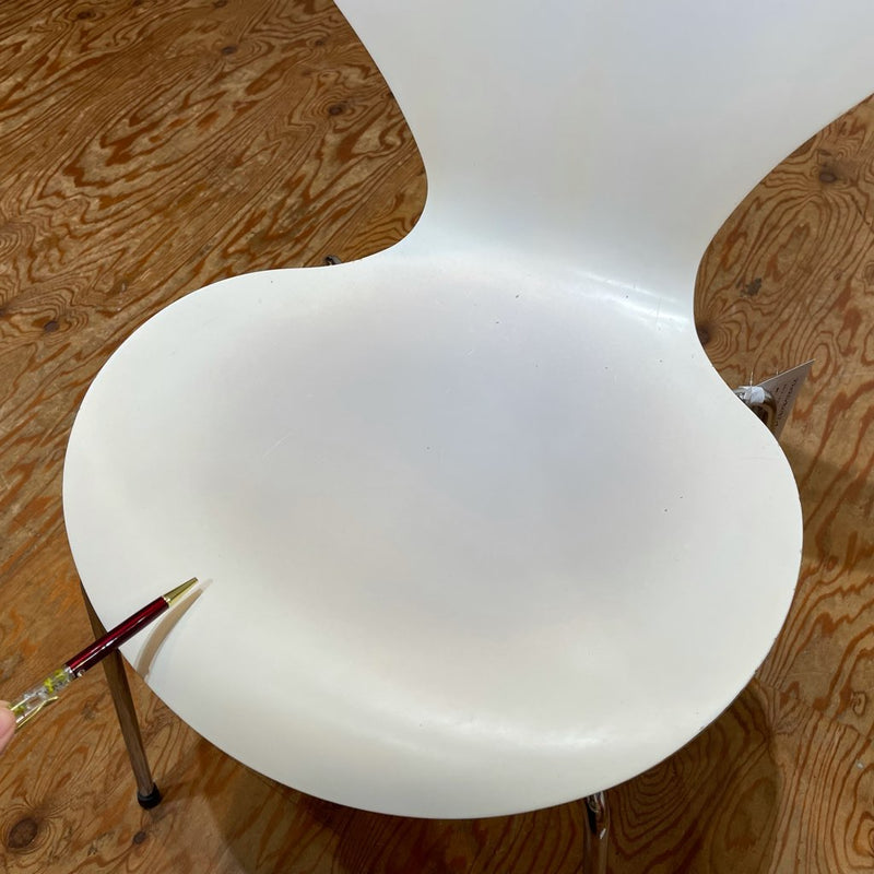 フリッツ・ハンセン / FRITZ HANSEN セブンチェア ホワイト 【2】 アルネ・ヤコブセン 中古