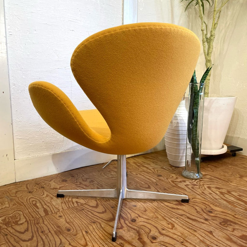 フリッツハンセン / FRITZ HANSEN スワンチェア / SWAN クヴァドラ 黄色 イエロー アルネ・ヤコブセン 北欧デンマーク ヴィンテージ　<i>動画</i>